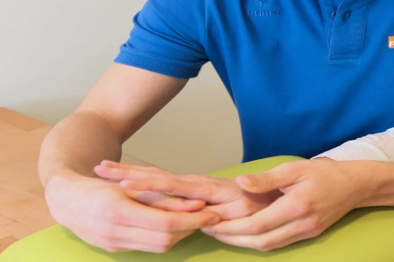 Wir bieten Ihnen eine Handtherapie in der Ergotherapie in Landau an der Isar an.