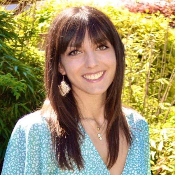 Hier sehen Sie unsere Yogalehrerin vom FTZ Lehermeier in Landau an der Isar.